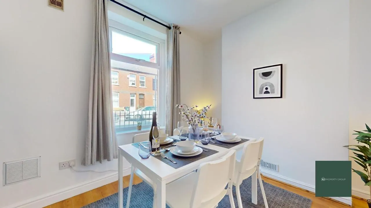 Stylish Cardiff Central House - Sleeps 5 & Parking Appartement